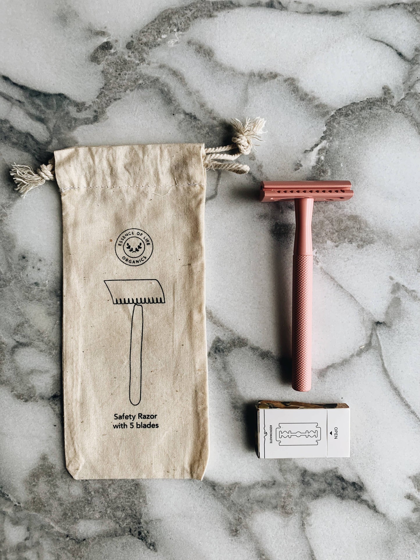 Plastic-free Safety Razor