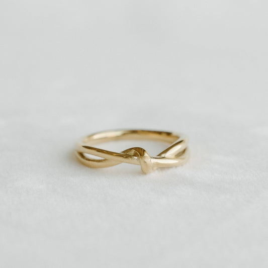 Everly Knot Ring: 6